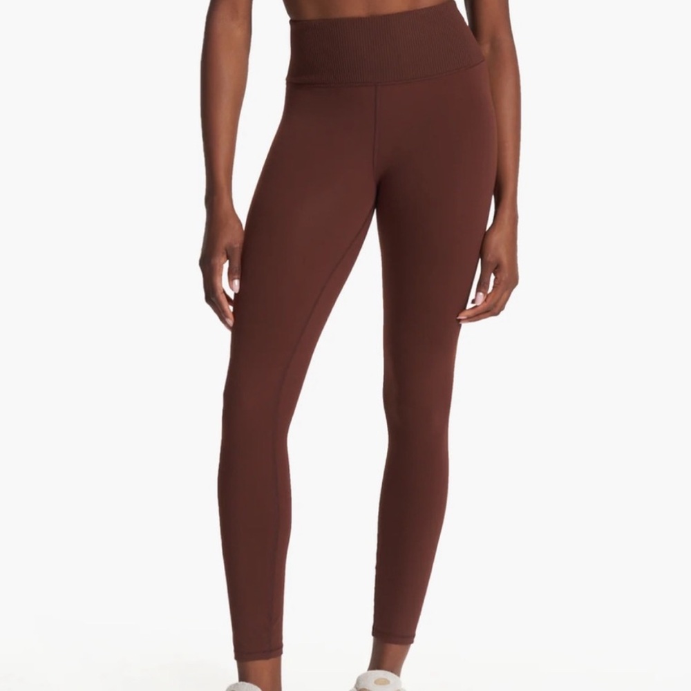 Vuori Rib Studio 7/8 Legging in Mulberry